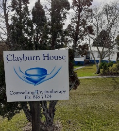 Furnished therapy room for daily rental at Glen Eden’s Clayburn House