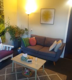 Cosy therapy room in the gardens (weekends only)