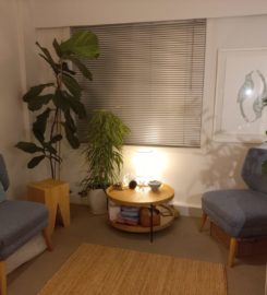 Clinic room in Milford, North Shore – available January 2024