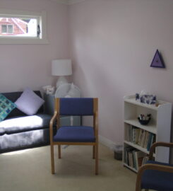 Cute Therapy Room In Three Kings