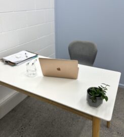 Self-contained clinic (3 consulting rooms) available for exclusive sub-lease 2 days p/w