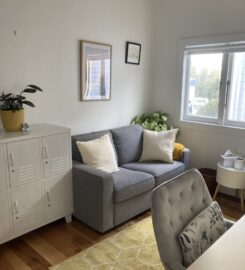 Bright, modern and central therapy room available TUE, SAT & SUN