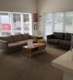 Large sunny therapy room available for weekly rent in Parnell