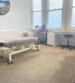 Large sunny therapy room available for weekly rent in Parnell
