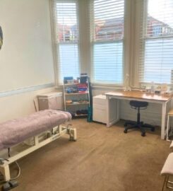 Large sunny therapy room available for weekly rent in Parnell