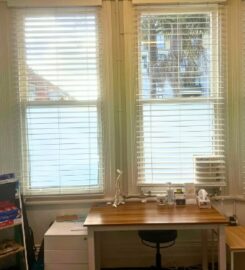 Large sunny therapy room available for weekly rent in Parnell