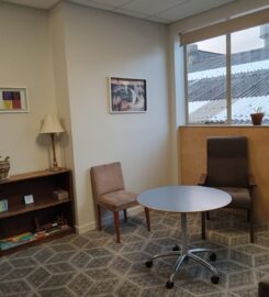 Spacious, sunny room with a lot of natural light, in Mt Cook