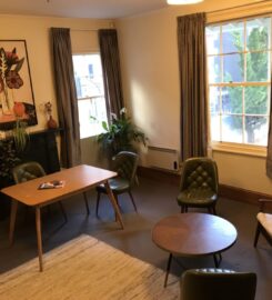 Large furnished character room in historic Spinks cottage ($55-$60 ex gst per day)