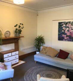 Large furnished character room in historic Spinks cottage ($55-$60 ex gst per day)