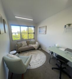 Therapy room for daily or hourly hire