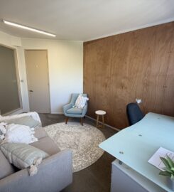 Therapy room for lease