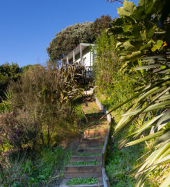 Retreat-Style Therapy Cabin for Hire – Paekākāriki