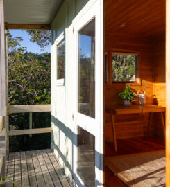 Retreat-Style Therapy Cabin for Hire – Paekākāriki