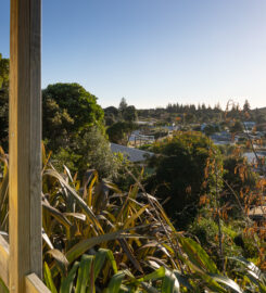 Retreat-Style Therapy Cabin for Hire – Paekākāriki