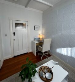 Cosy Therapy Room in Villa